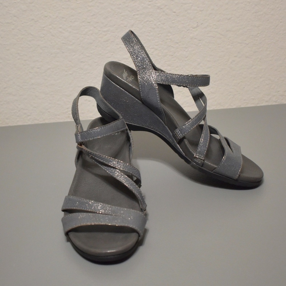 Dansko Addyson Wedge Sandals Women 39 Grey Metallic Strappy Comfort Supportive